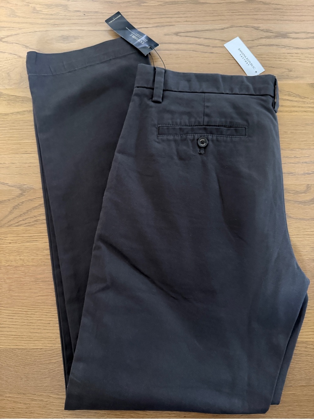 Men’s NWT gray stretch chino pants, Banana Republic, size 32x32, straight fit